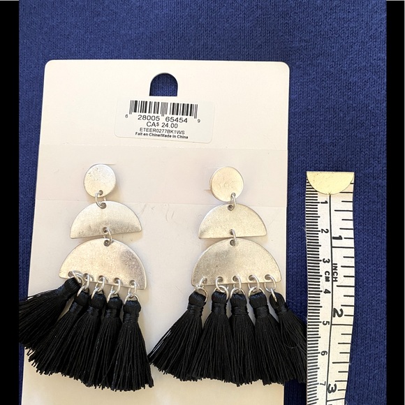 🆓 Tassel drop earrings - Picture 2 of 3